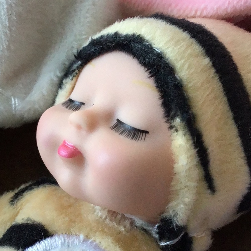 Keyohome Mini newborn baby dolls with animal-themed outfits. Set of 8 - Picture 10 of 15